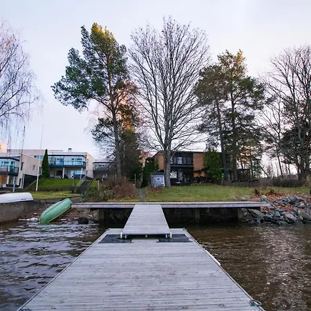 Waterfront Townhouse With Bathtub Sauna,free Parking Nyaraló
