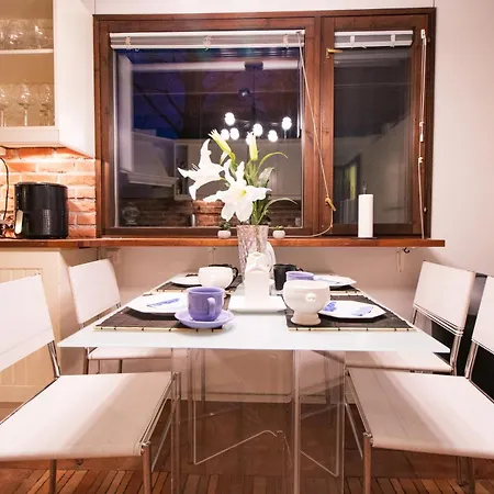Nyaraló Waterfront Townhouse With Bathtub Sauna,free Parking