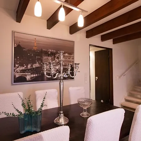 Waterfront Townhouse With Bathtub Sauna,free Parking Nyaraló *